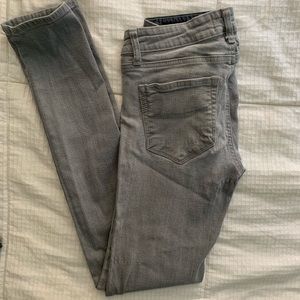 Skyline Skinny  jeans Paige look new!